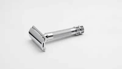 Image: Single Blade Shaving